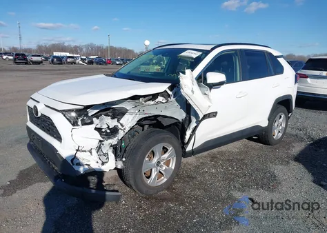 2019 Toyota Rav4 Xle z USA, uszkodzony, nr VIN JTMP1RFV6KD041070